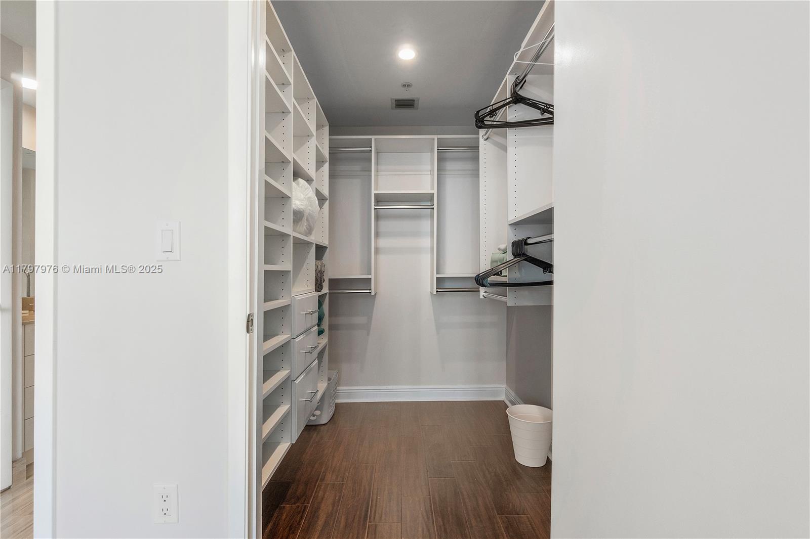 CITYPLACE SOUTH TOWER CON - Residential