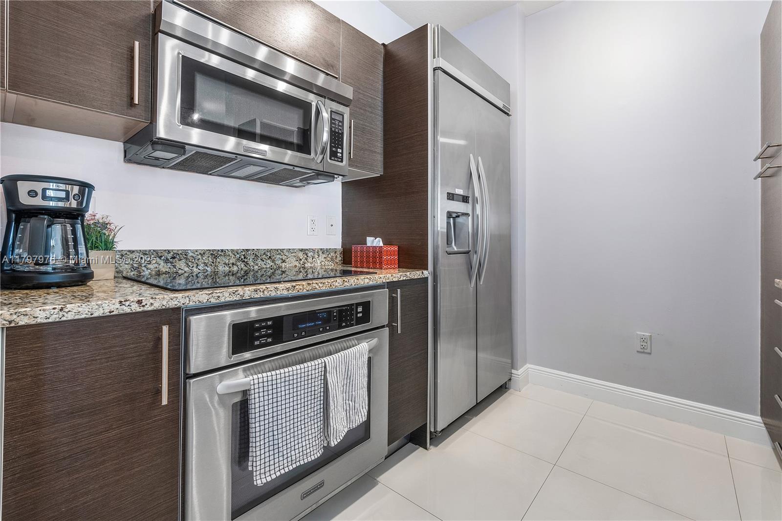 CITYPLACE SOUTH TOWER CON - Residential