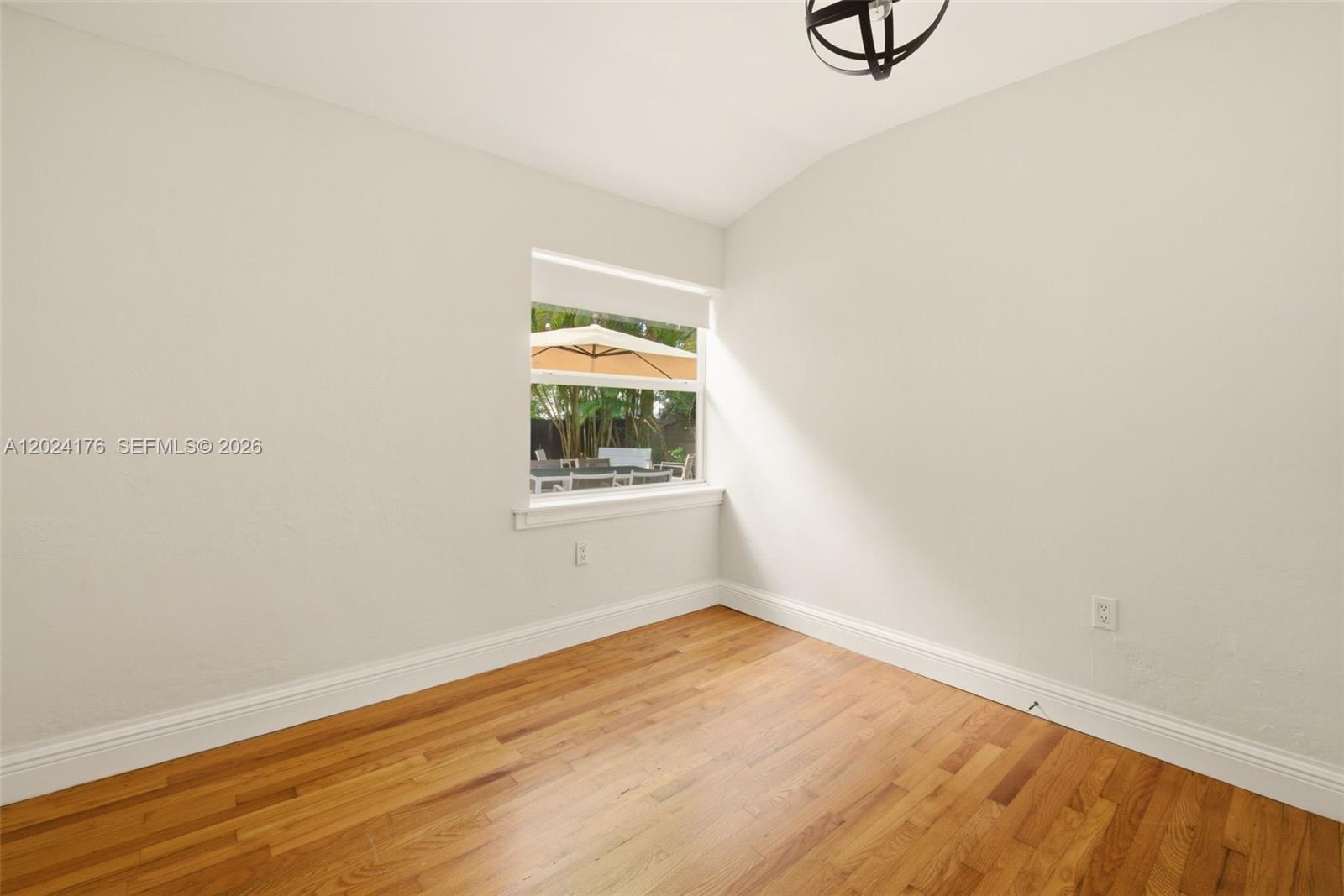 MIAMI SHORES SEC 1 AMD - Residential Lease