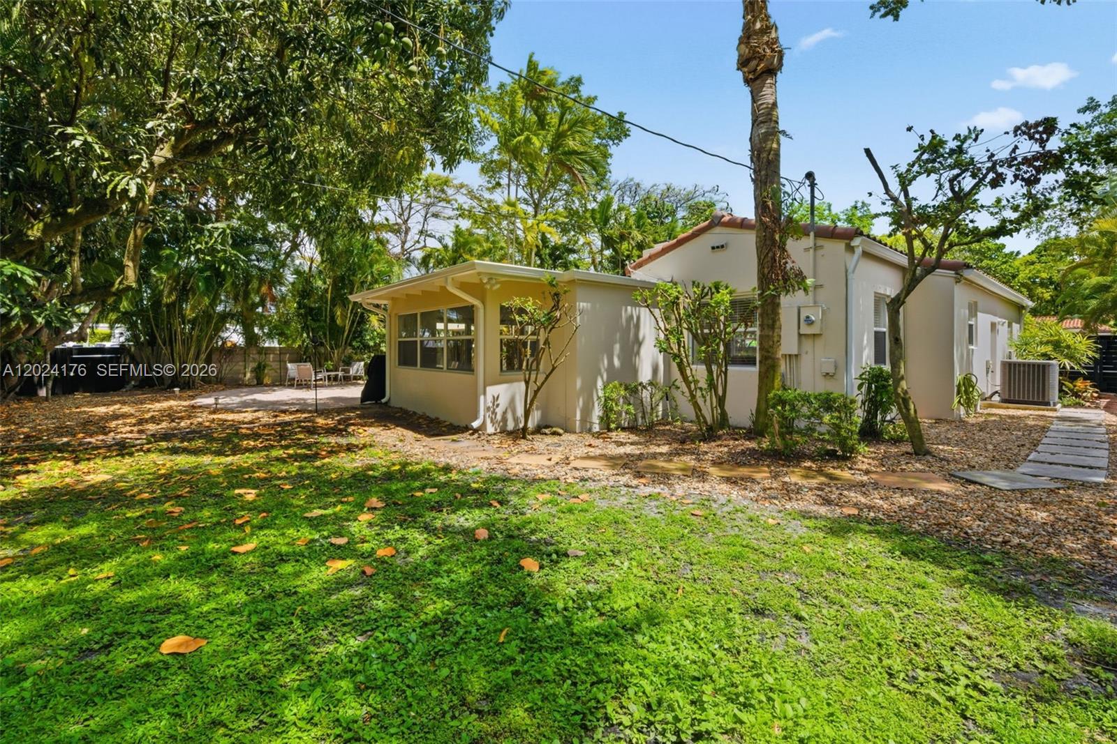 MIAMI SHORES SEC 1 AMD - Residential Lease