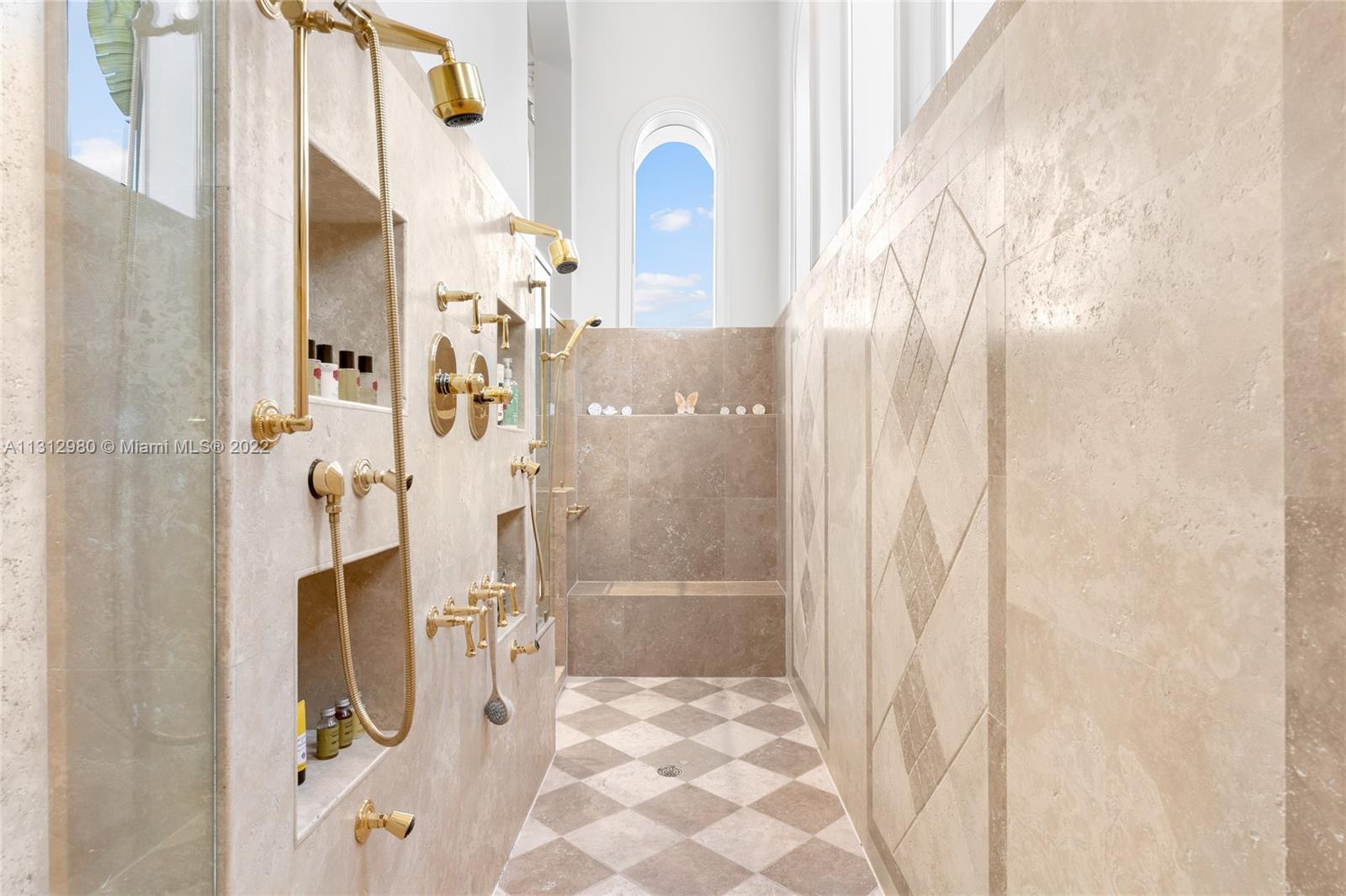 ISLAND ESTATES - Residential