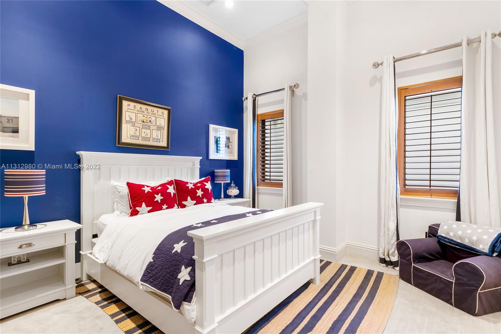 ISLAND ESTATES - Residential