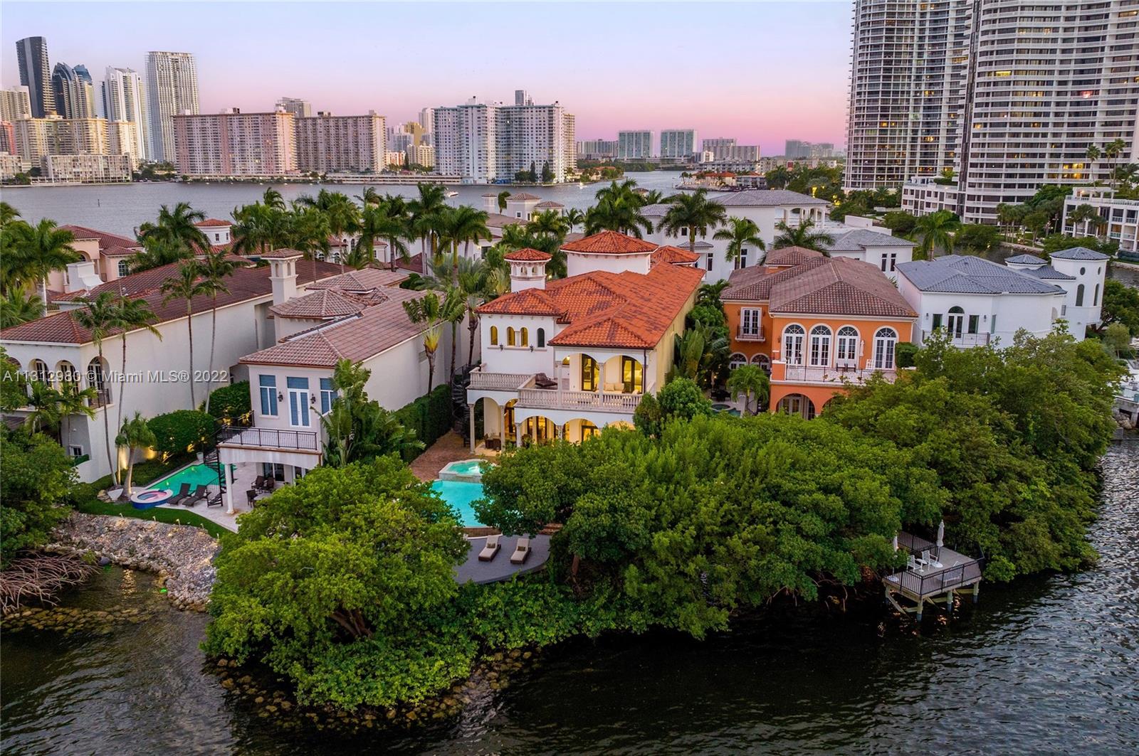 ISLAND ESTATES - Residential