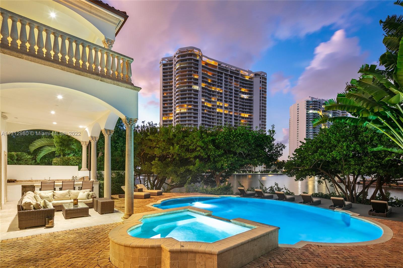 ISLAND ESTATES - Residential