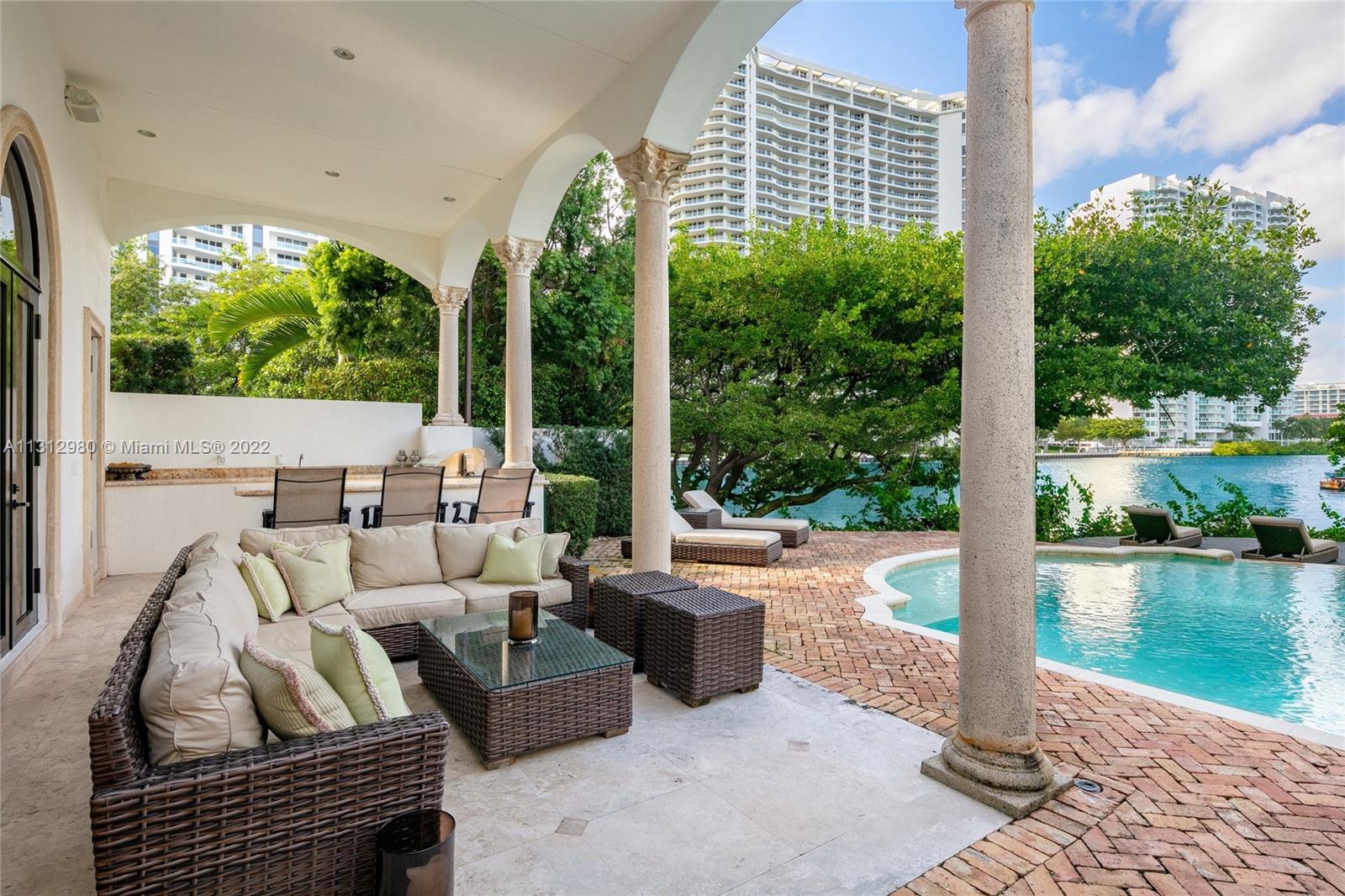 ISLAND ESTATES - Residential