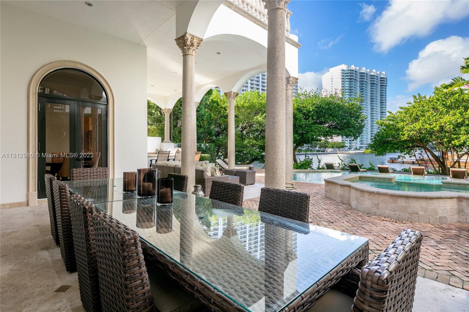 ISLAND ESTATES - Residential