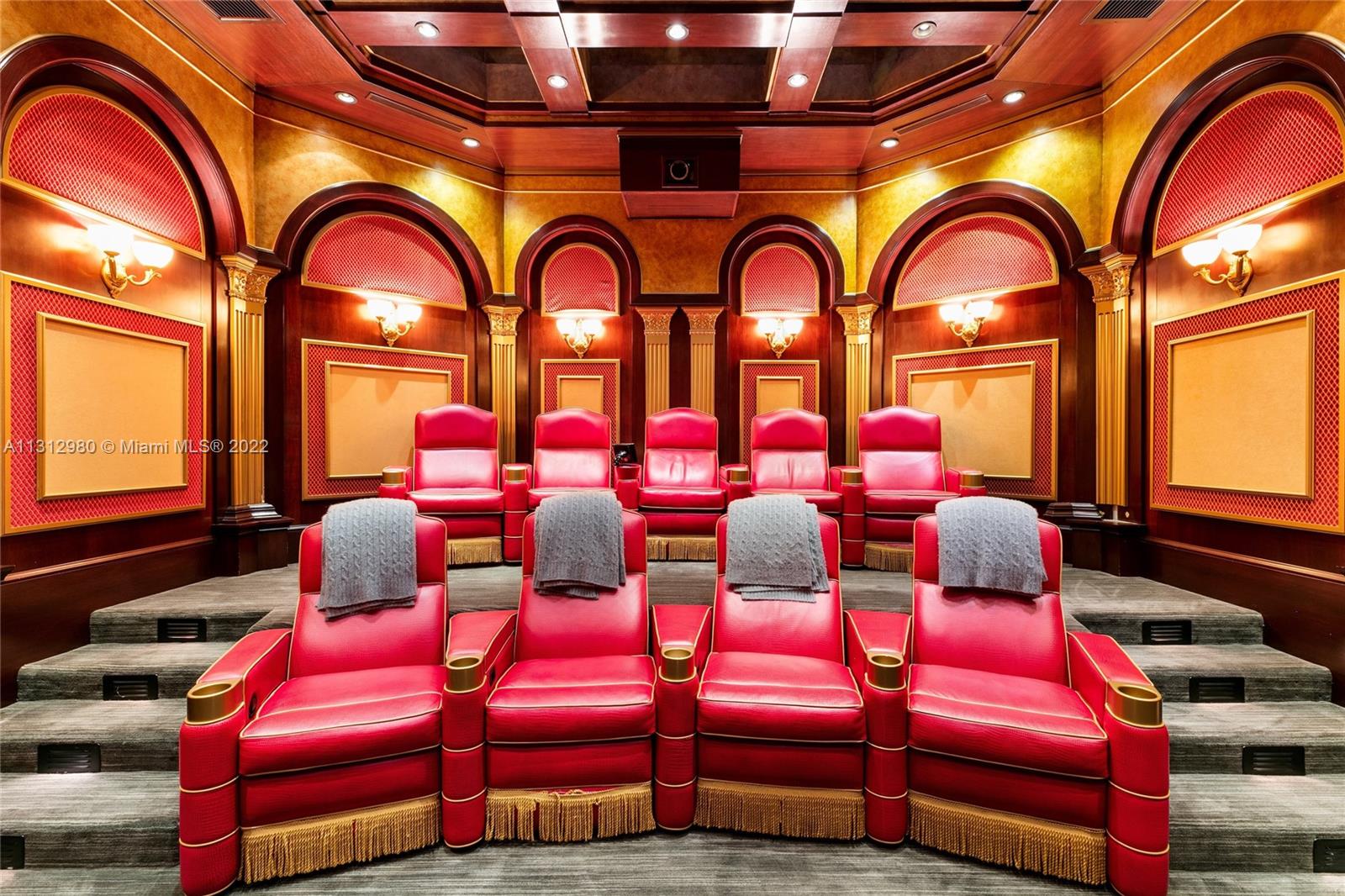 ISLAND ESTATES - Residential