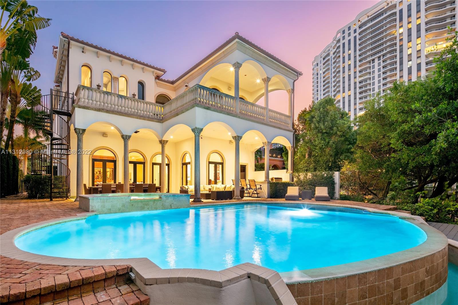 ISLAND ESTATES - Residential