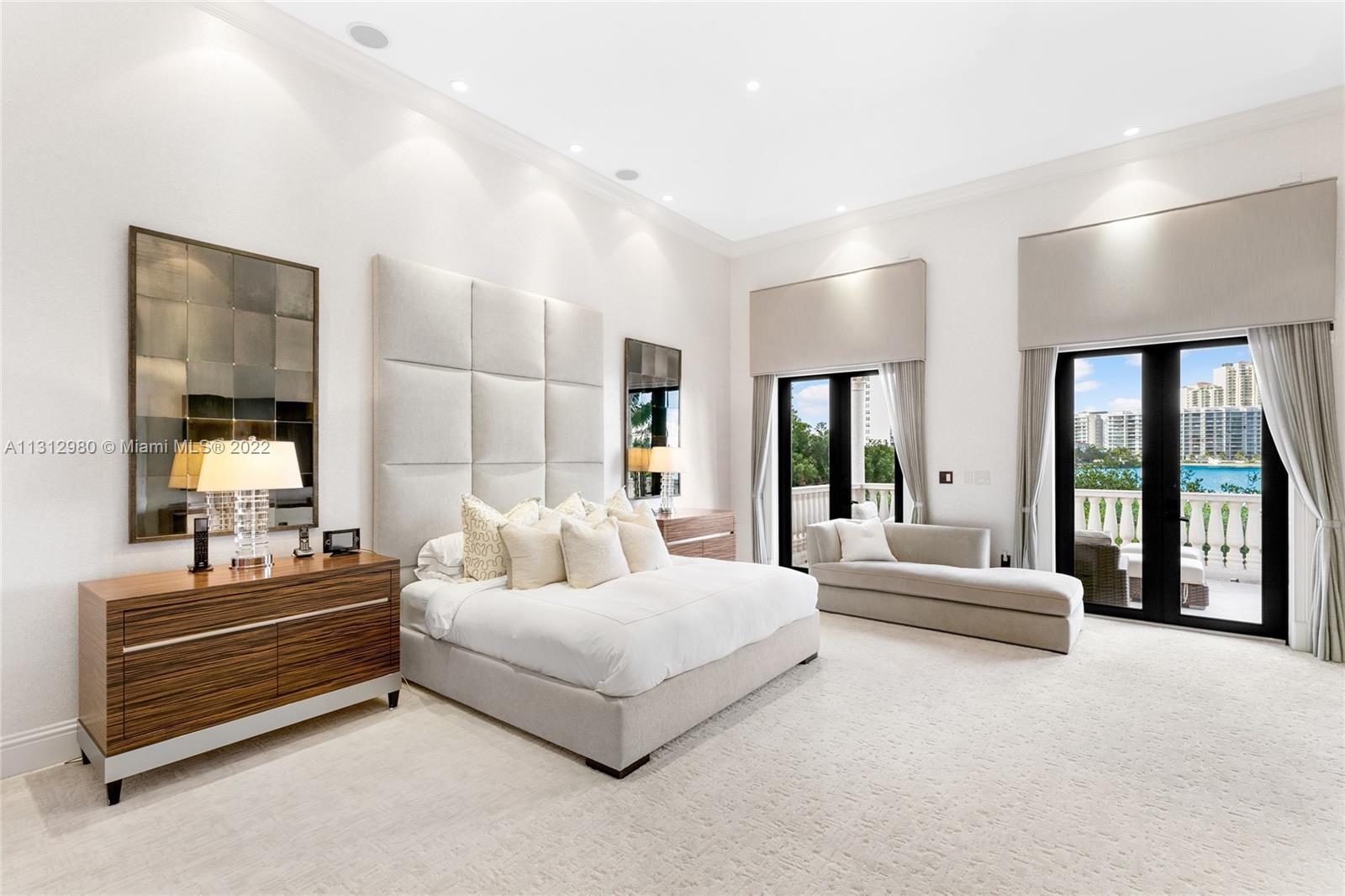 ISLAND ESTATES - Residential