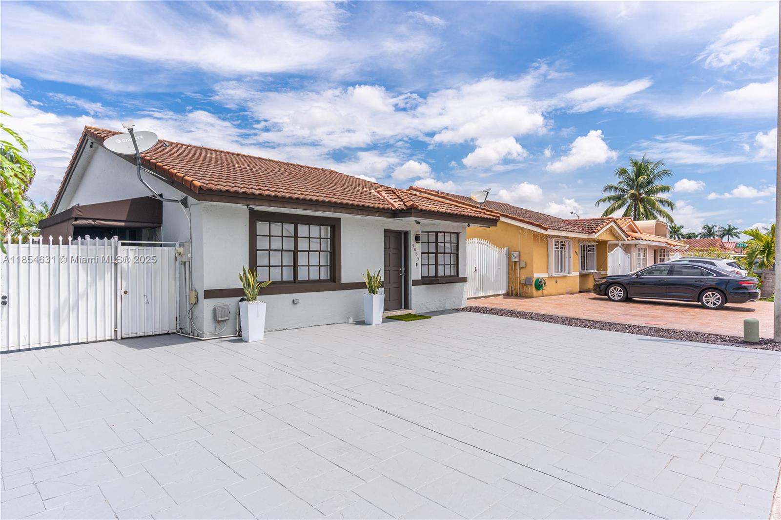 Well-maintained 3-bedroom, 2-bath home available in Hialeah Gardens. Enjoy an outdoor kitchen and a fully paved backyard—perfect for relaxing or entertaining.
Conveniently located near schools, supermarkets, and major expressways.
Rent includes all utilities: water, electricity, sewer, garbage & internet.
Available starting September. 24-hour notice required for showings.