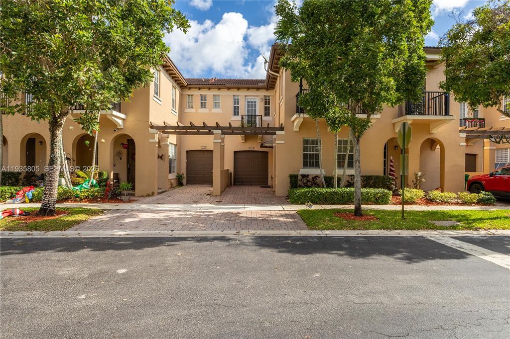 Photo of 4410 Morgan Ln #5-9, Davie, FL 33328 (MLS # A11935805)