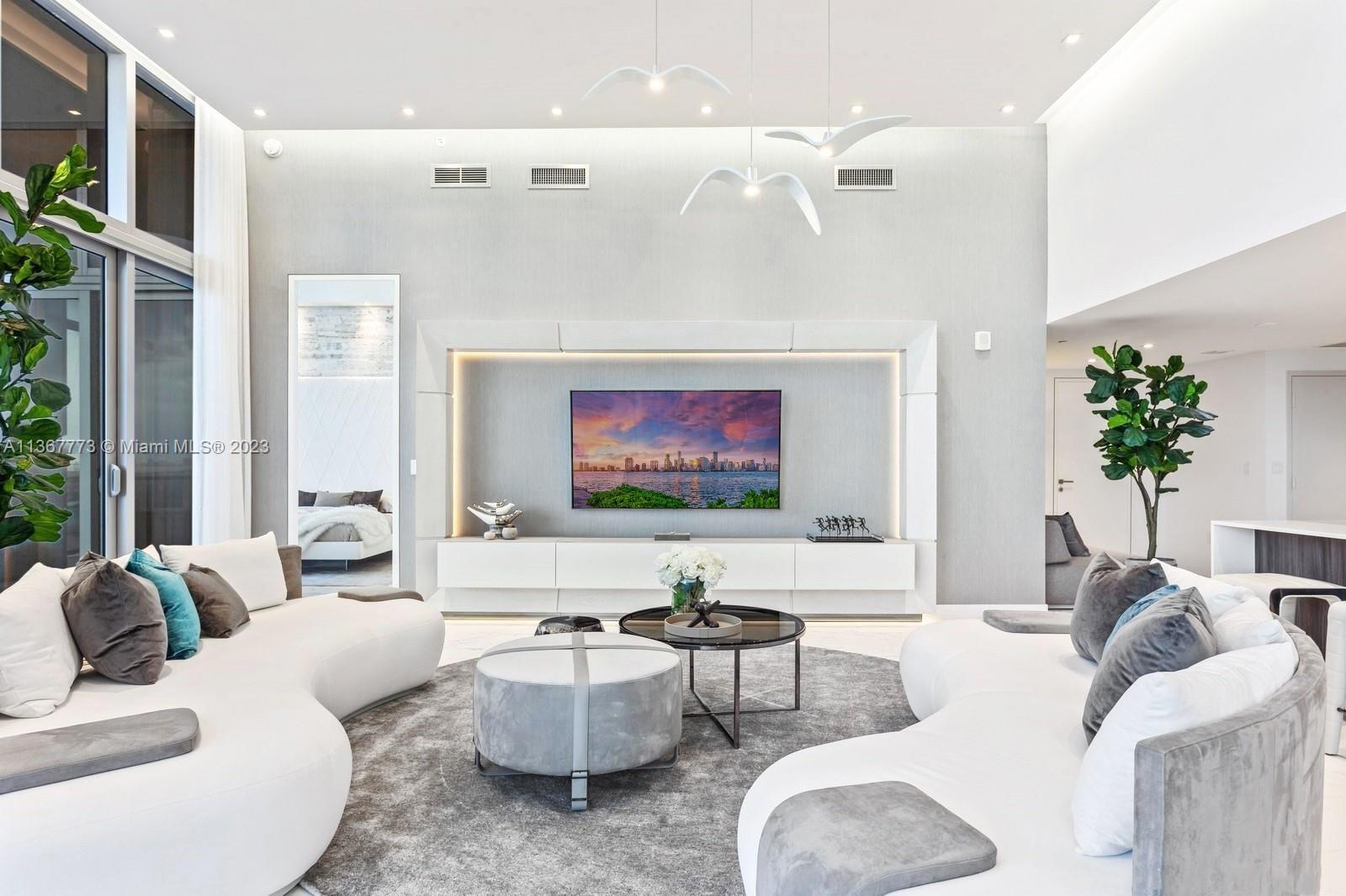 ARIA ON THE BAY CONDO - Residential