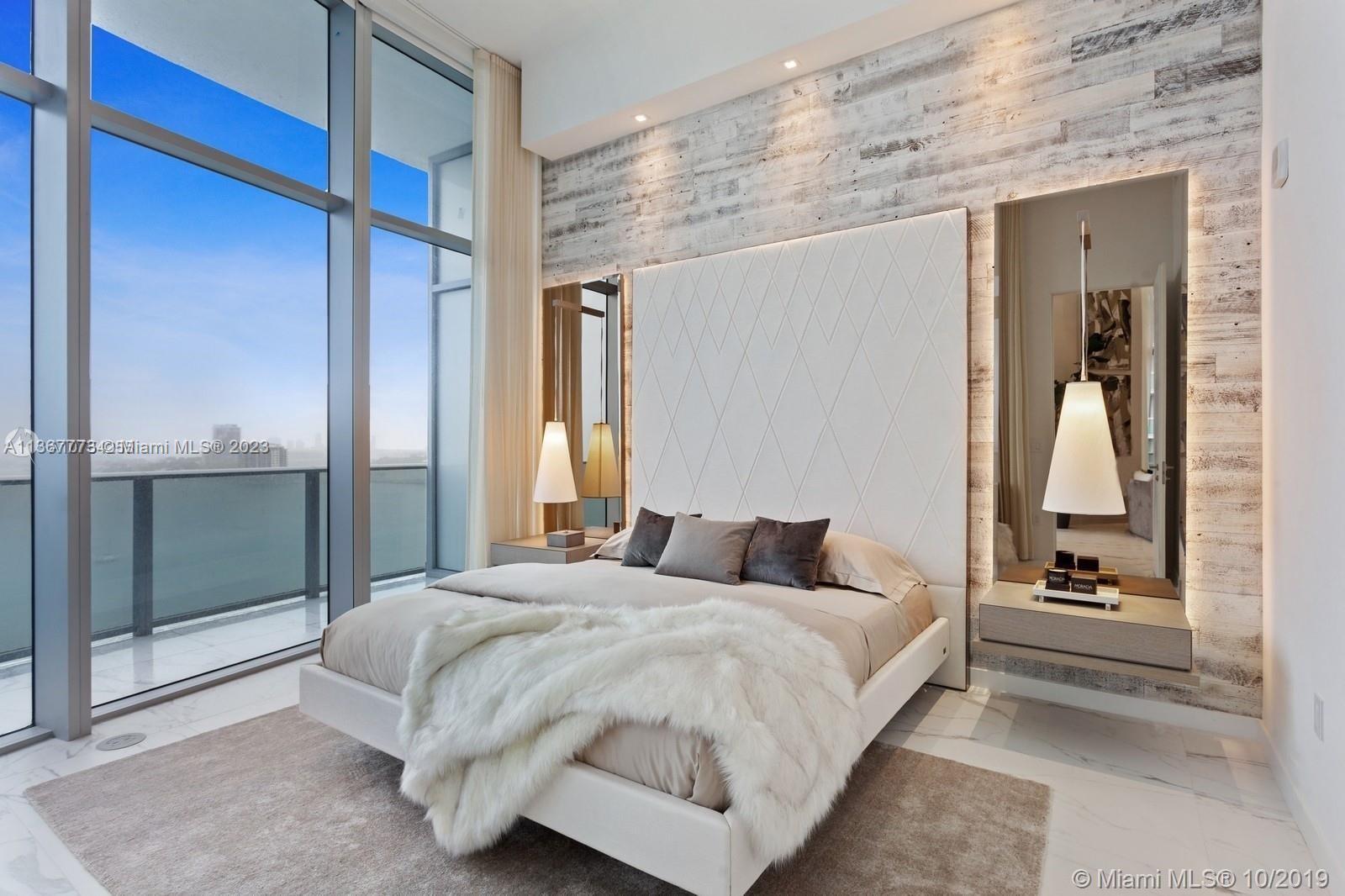 ARIA ON THE BAY CONDO - Residential