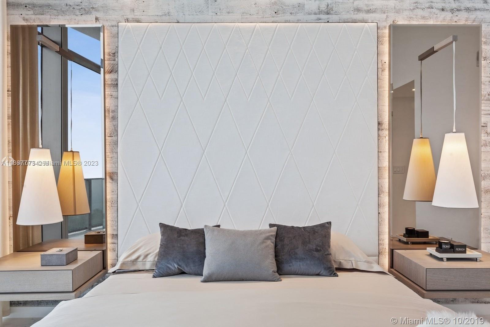 ARIA ON THE BAY CONDO - Residential