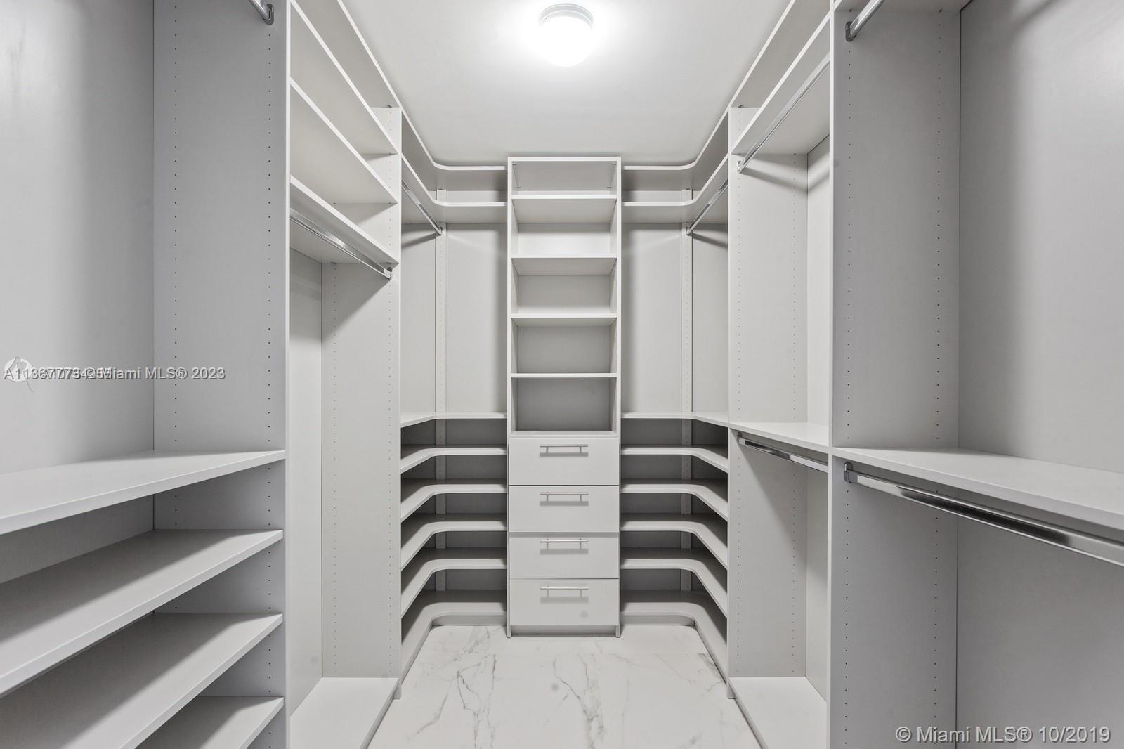 ARIA ON THE BAY CONDO - Residential