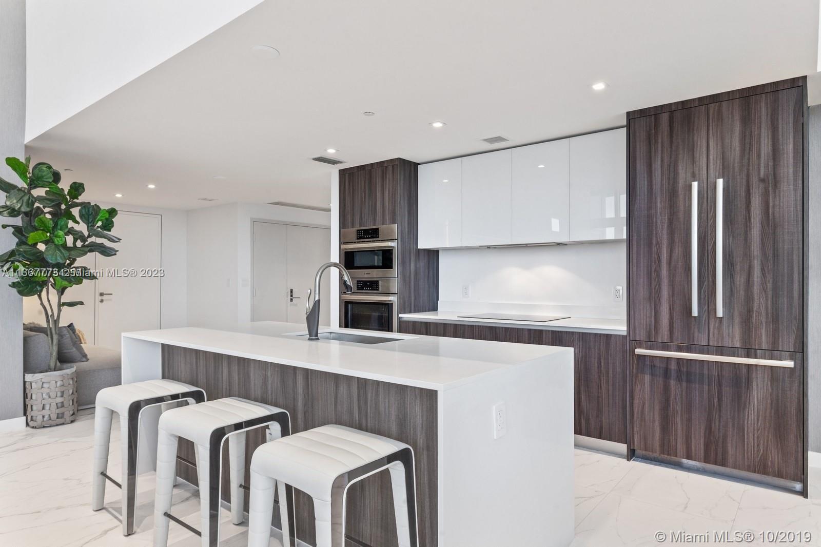 ARIA ON THE BAY CONDO - Residential