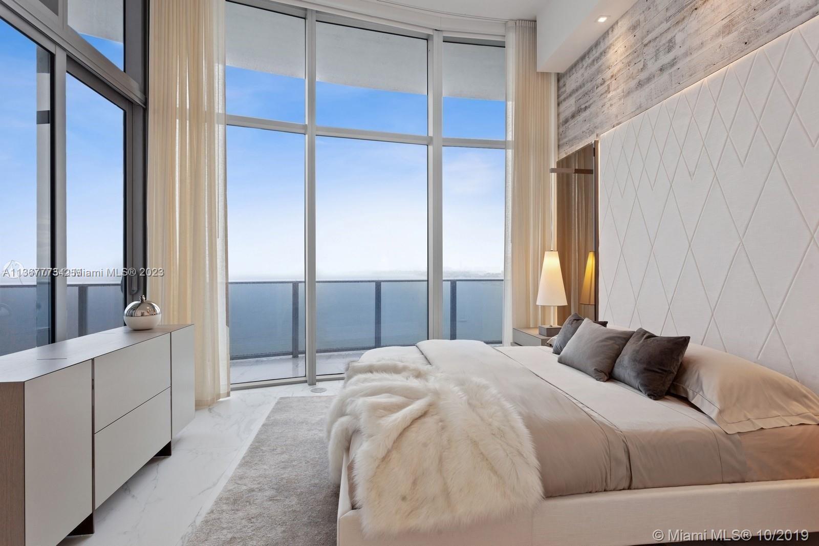 ARIA ON THE BAY CONDO - Residential