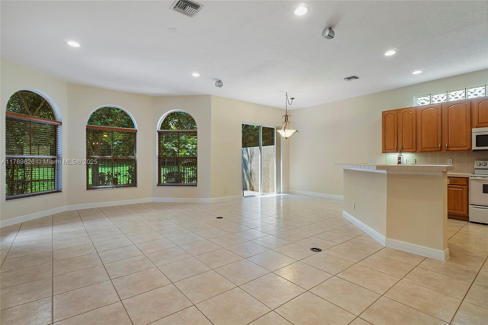 ADDISON TRACE - Residential Lease