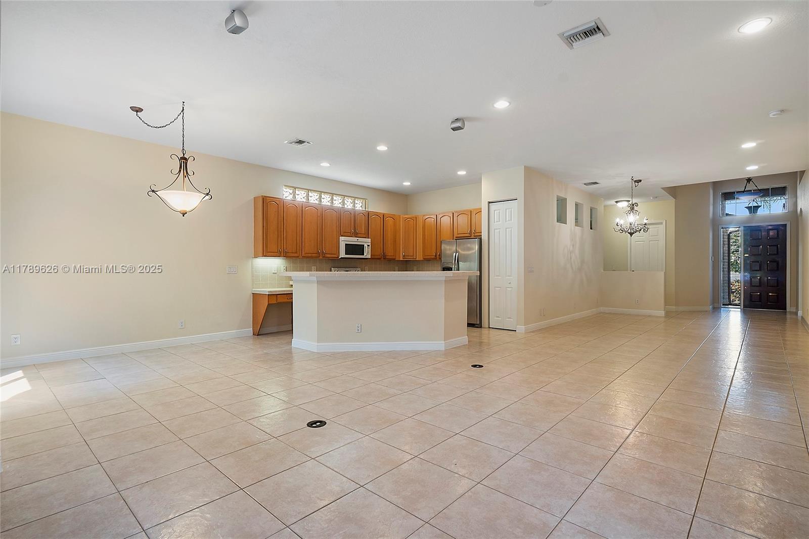 ADDISON TRACE - Residential Lease