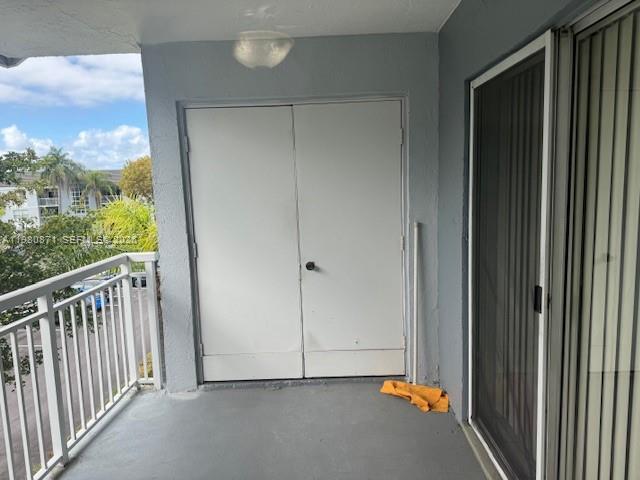 LE CLUB AT OLD CUTLER CON - Residential Lease