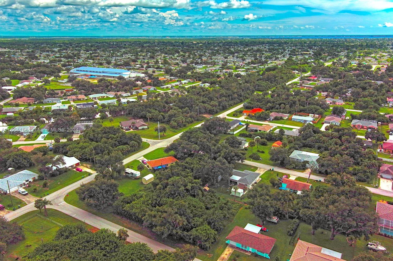 Port Charlotte - Land