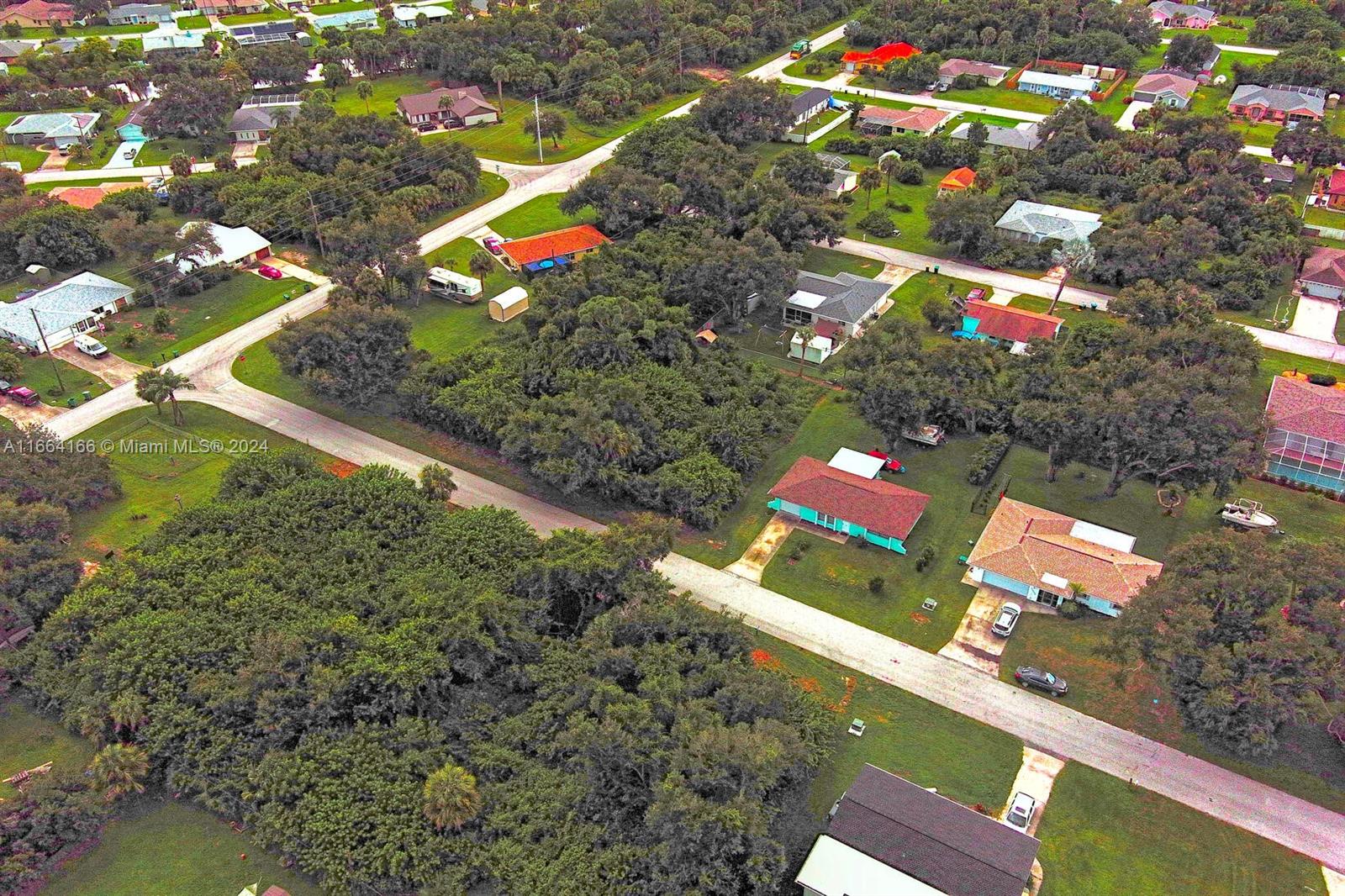 Port Charlotte - Land