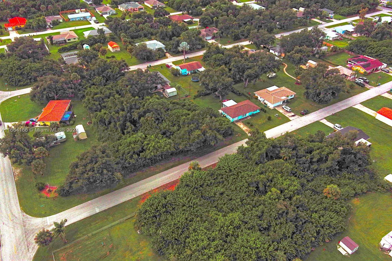 Port Charlotte - Land