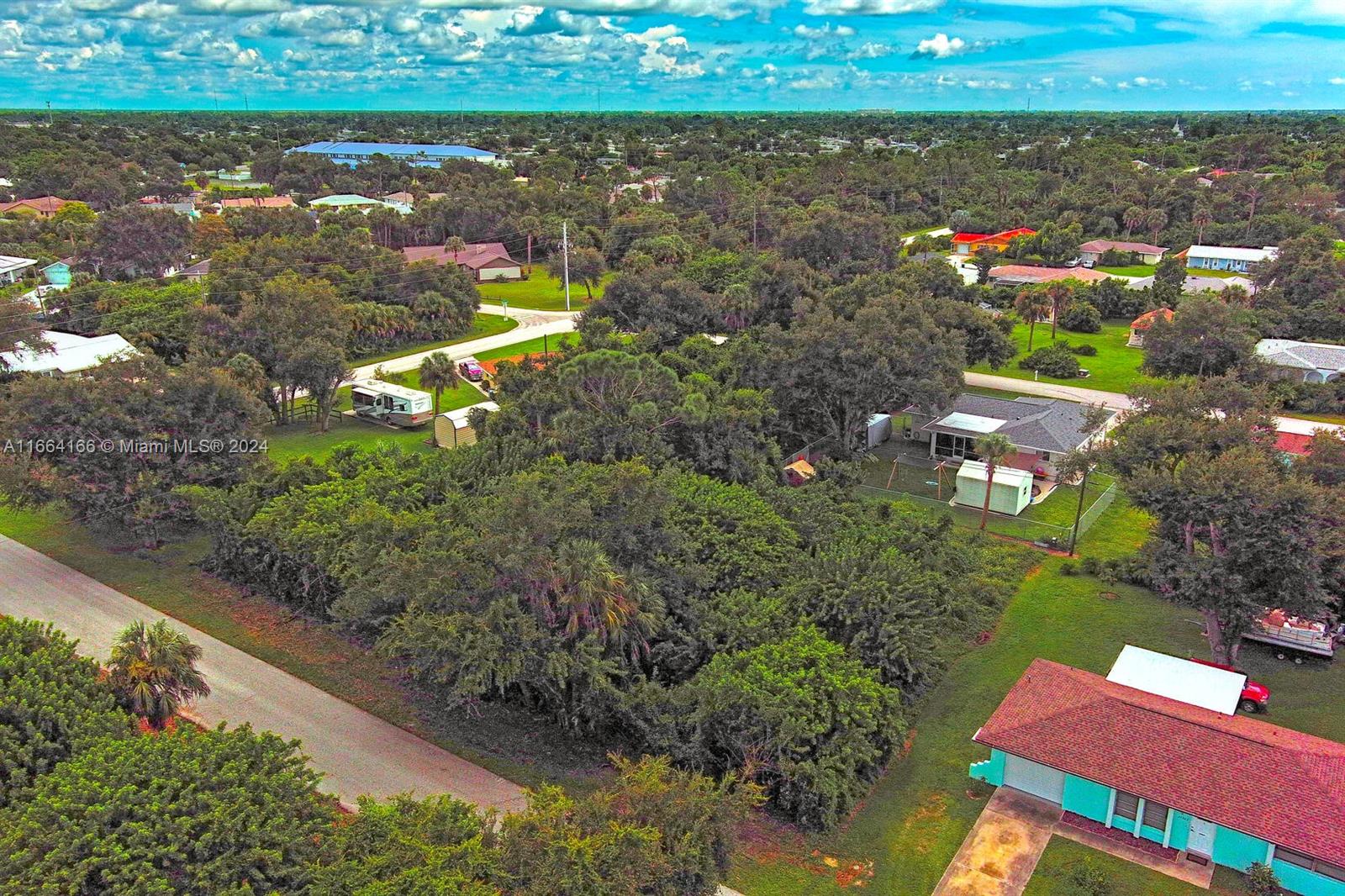 Port Charlotte - Land