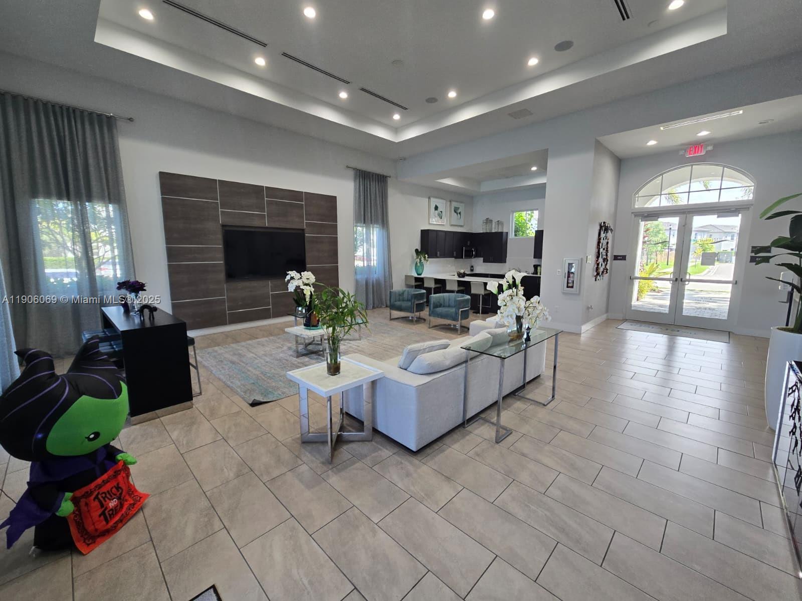 KEYS GATE RESIDENTIAL - Residential Lease