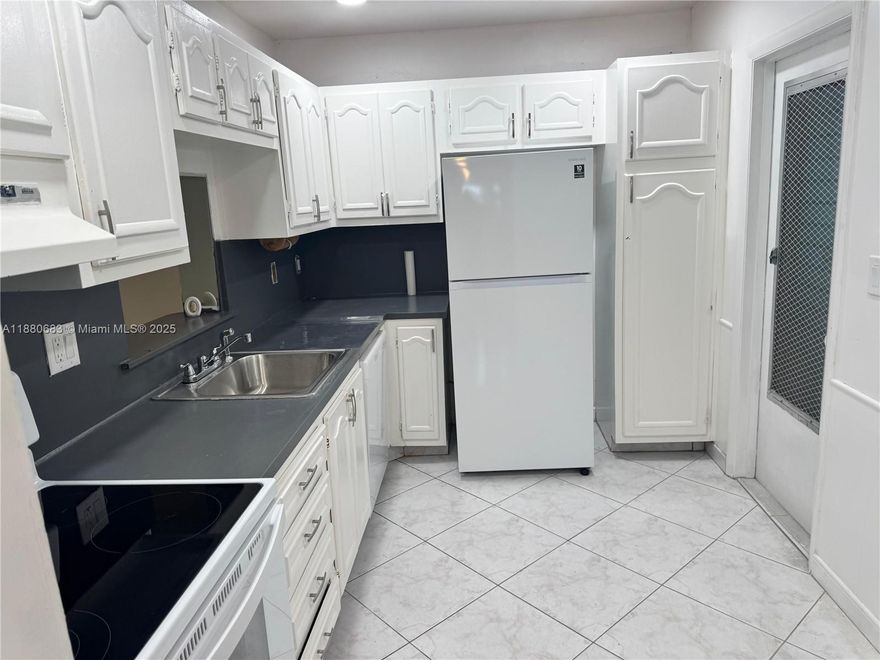 WELL MAINTAINED SPACIOUS 2 BEDROOMS 2 BATHROOMS FIRST FLOOR CORNER UNIT IN THE DESIRABLE 55+ EMERALD CONDO IN LAUDERDALE LAKES.  HAS A FLORIDA ROOM WITH A BEAUTIFUL LAKE VIEW.  TILED THROUGHOUT.  WALK-IN CLOSET.  HURRICANE SHUTTERS.  CENTRALLY LOCATED!