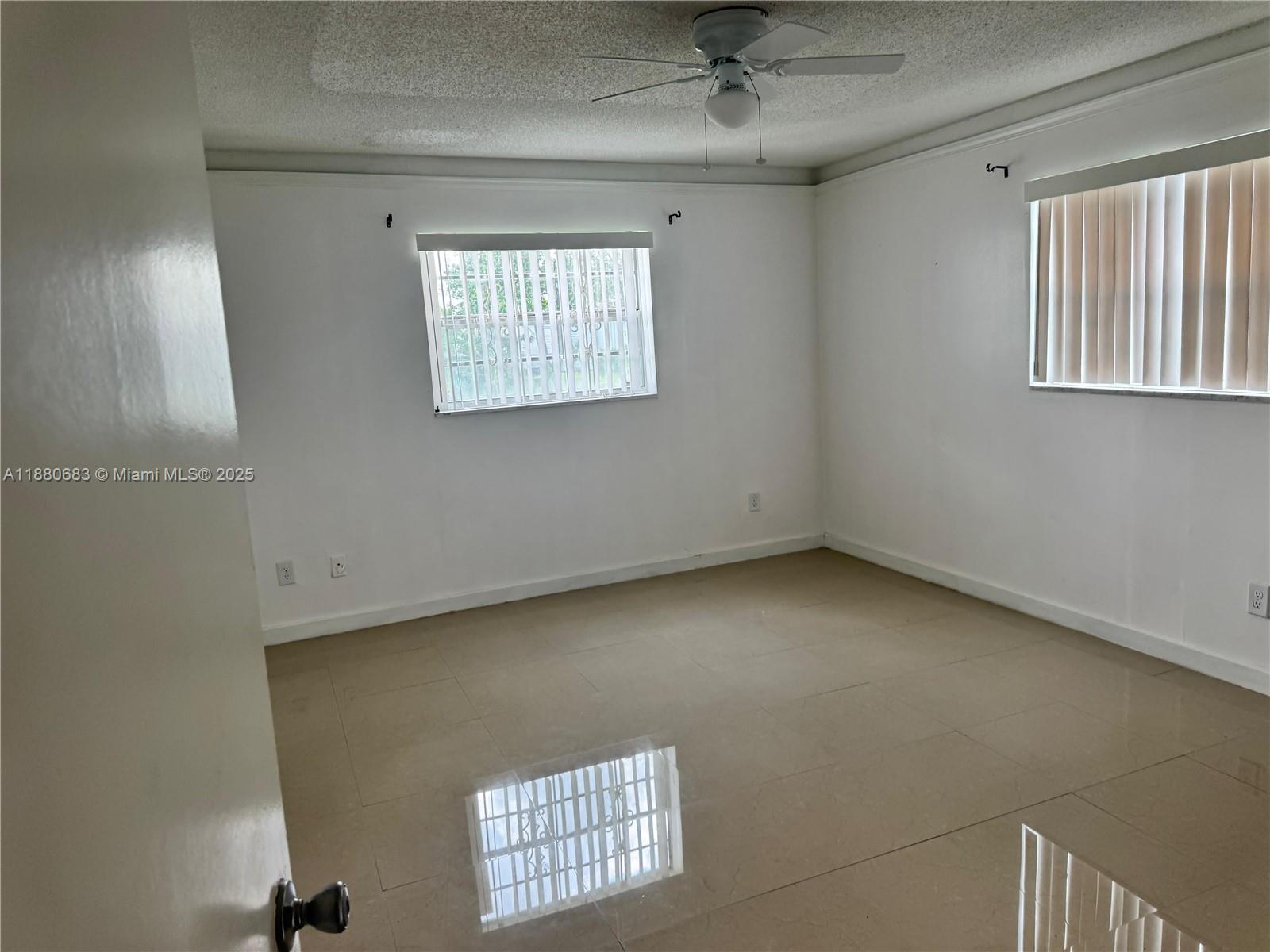EMERALD CONDO - Residential Lease