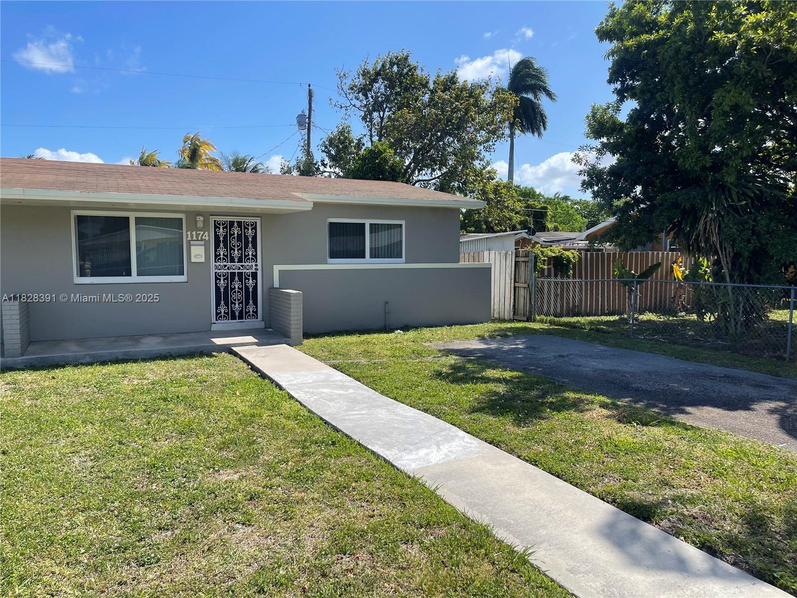 1172 NW 100th Ter 1