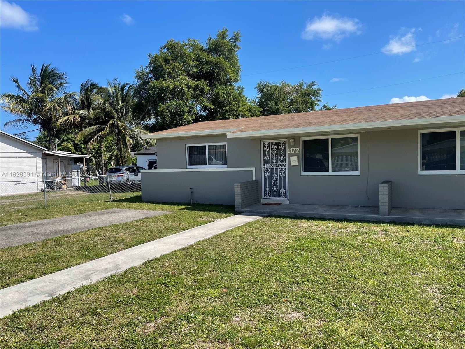 1172 NW 100th Ter 1