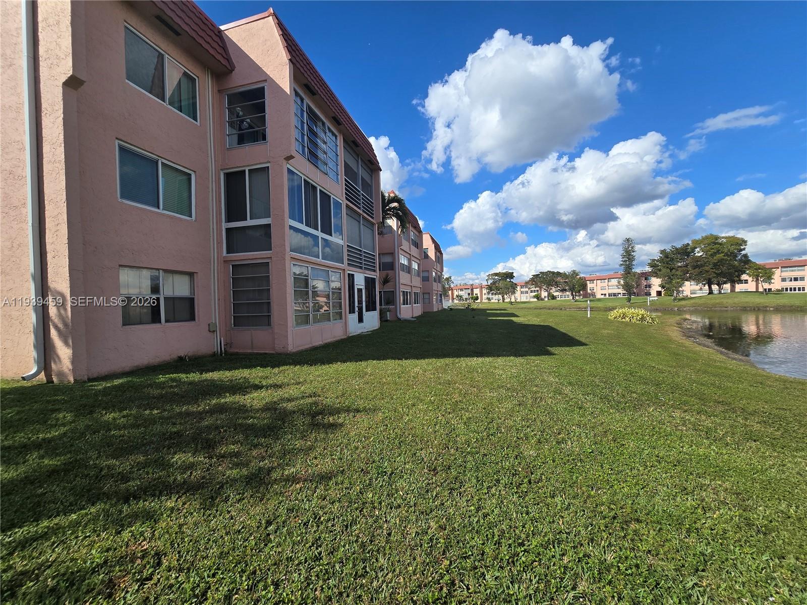 9441 Sunrise Lakes Blvd 108