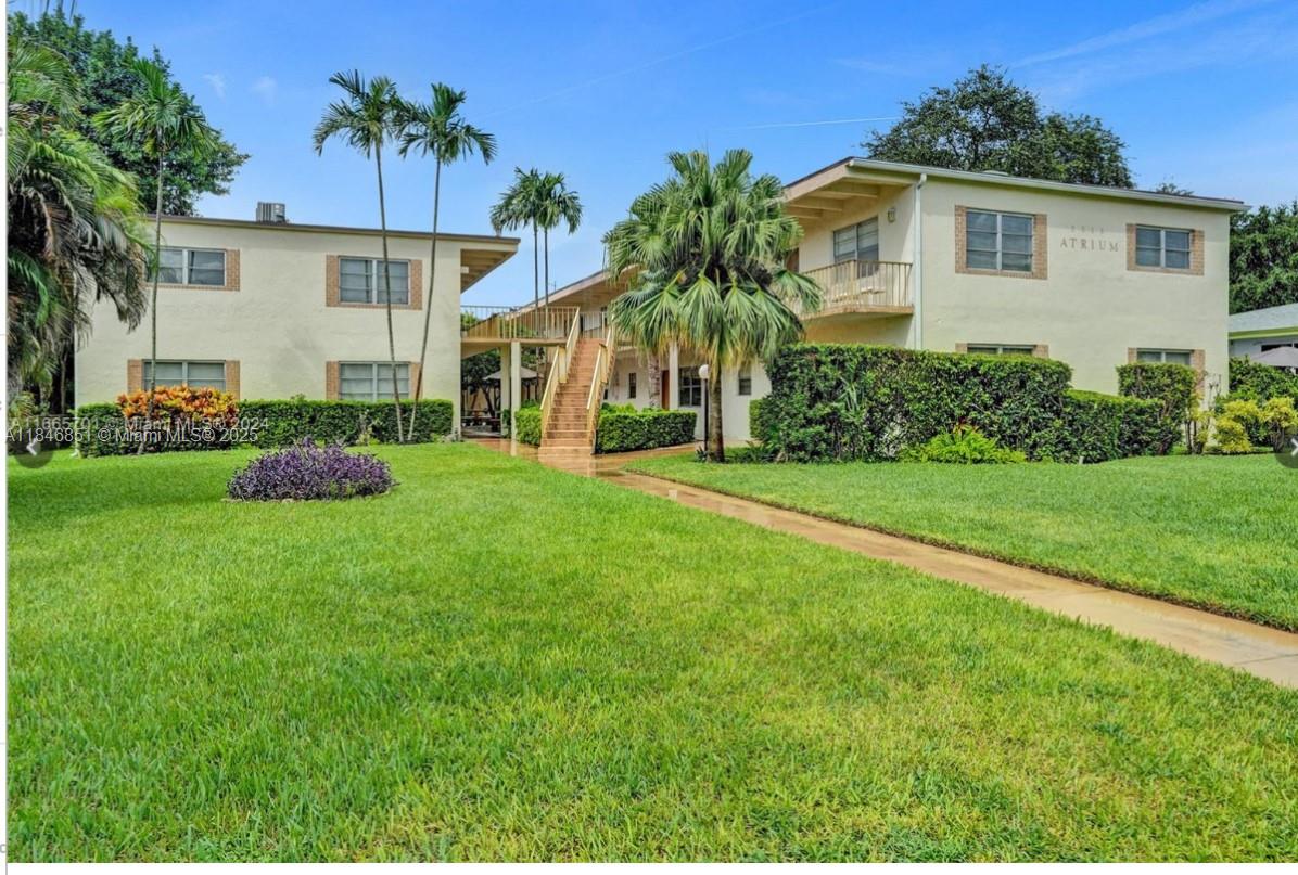 “Welcome to this completely renovated gem in the heart of Hollywood. This two-story property features modern laminate flooring, giving it a contemporary and welcoming feel, perfect for living in or as an excellent investment. Its location is unbeatable: just 5 minutes from I-95, providing easy access to the entire metropolitan area, and only 11 minutes from the beautiful Hollywood Beach. Properties like this are a rarity in today’s market, so don’t miss out on this unique opportunity to have everything within reach! "PICTURES COMING SOON"