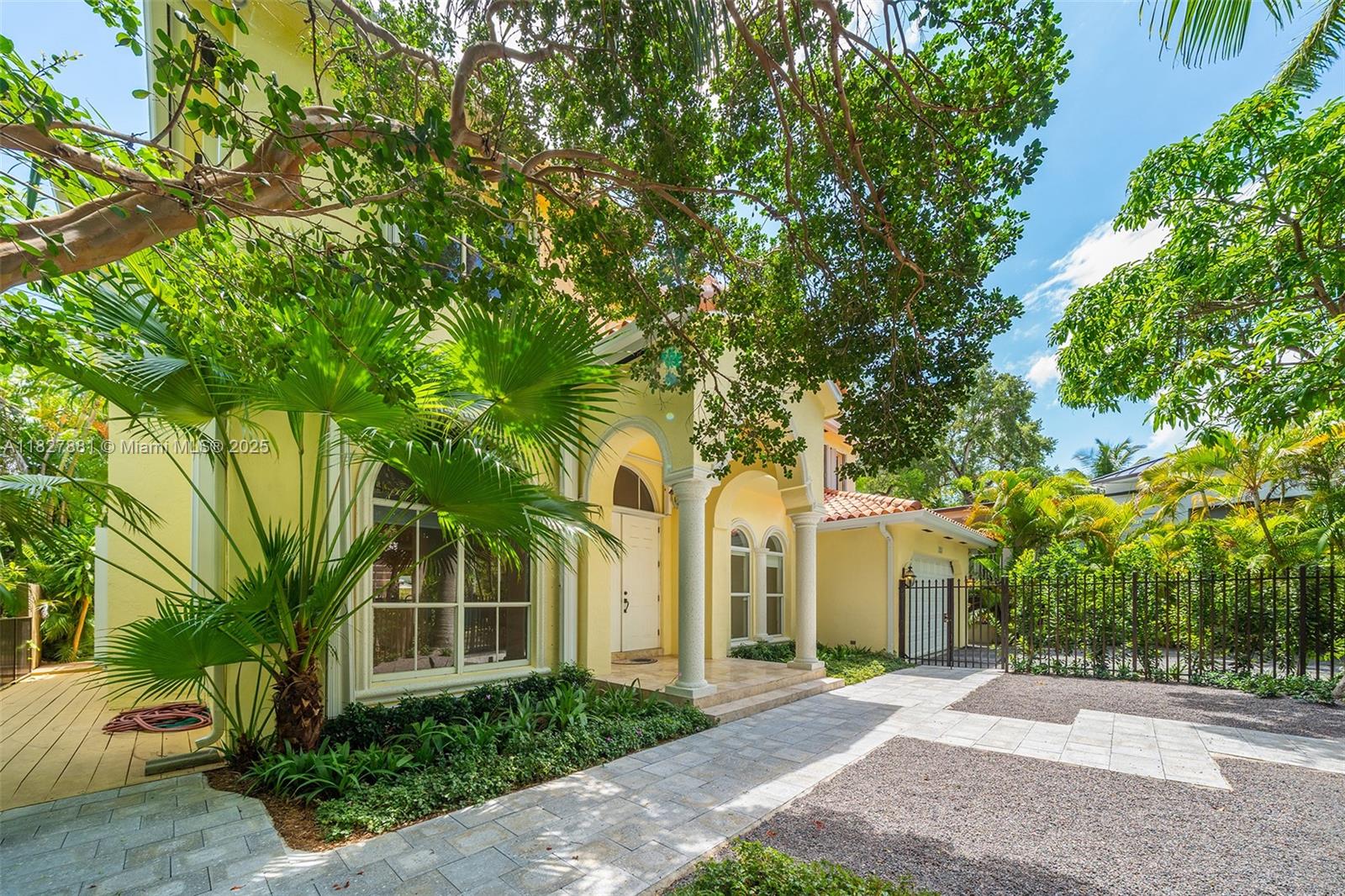 3211 Morris Ln