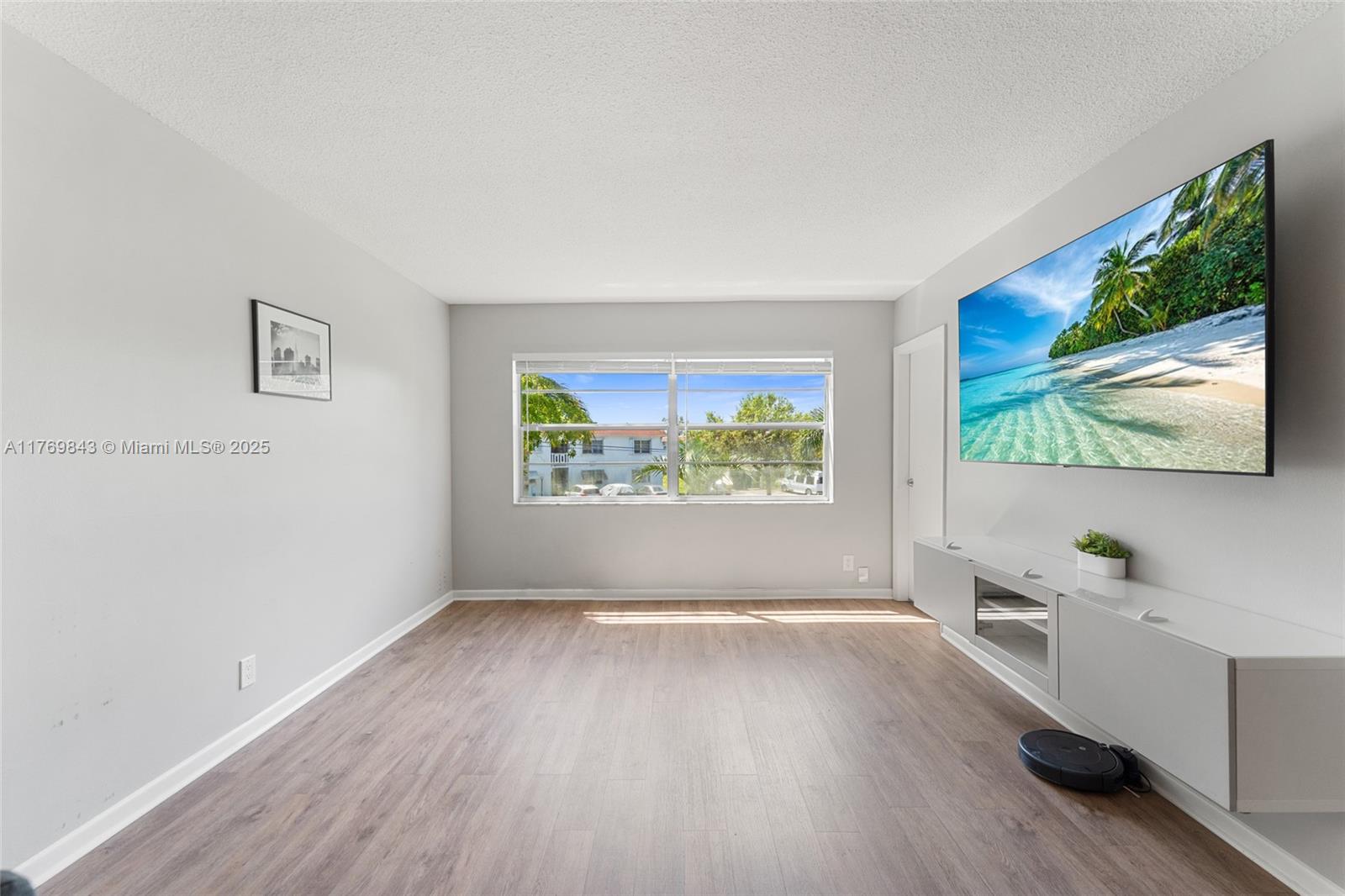 4341 Nw 16th St 206, Lauderhill, Miami-Dade County, Florida - 1 Bedrooms  
1 Bathrooms - 