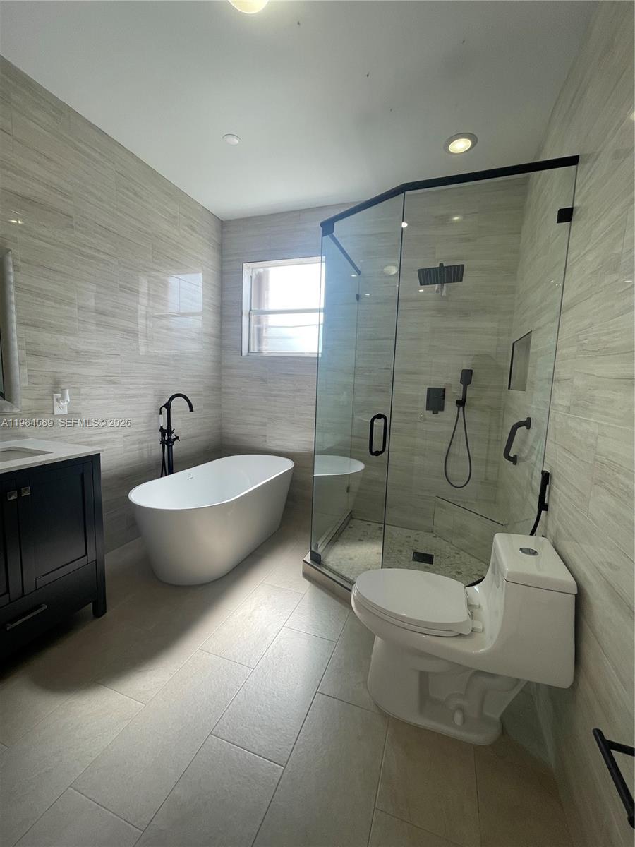 LAKES BY THE BAY GEE - Residential