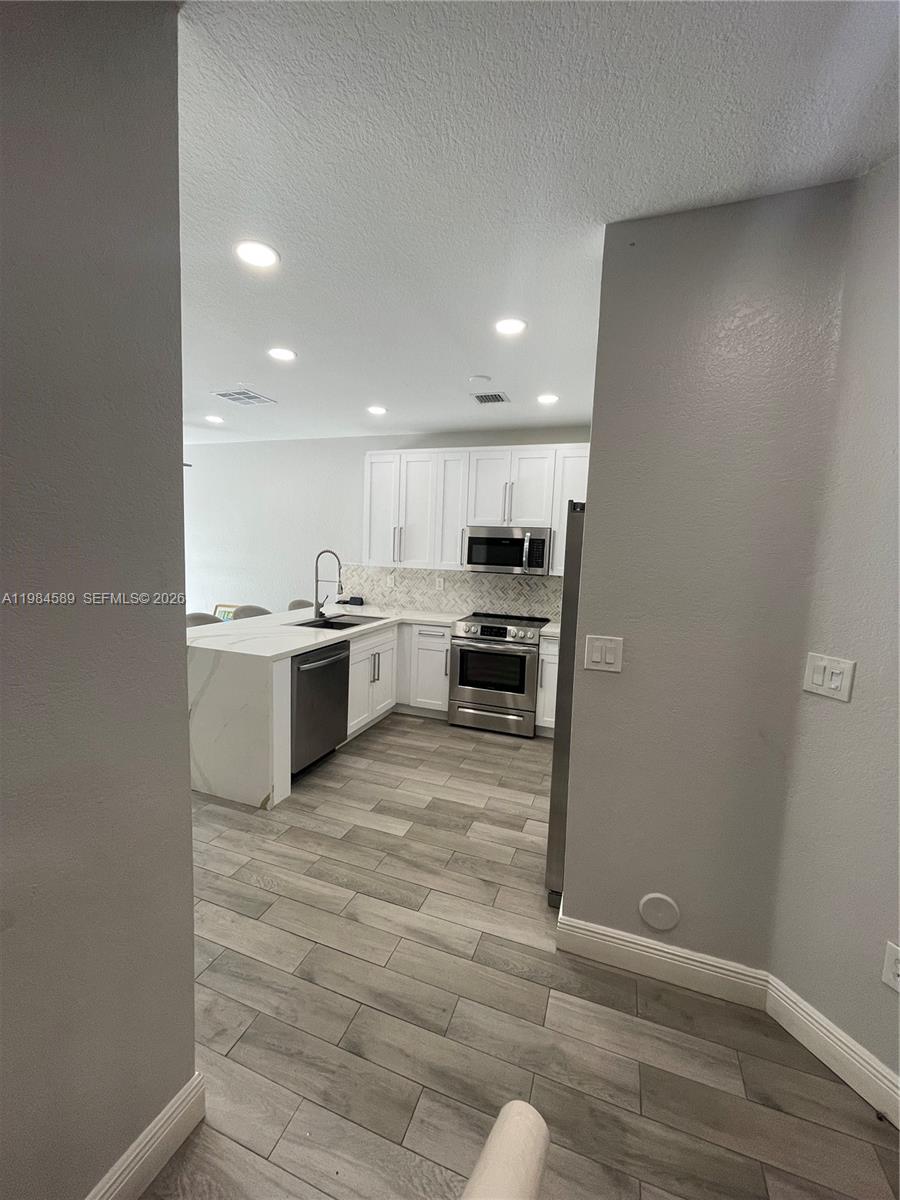 LAKES BY THE BAY GEE - Residential