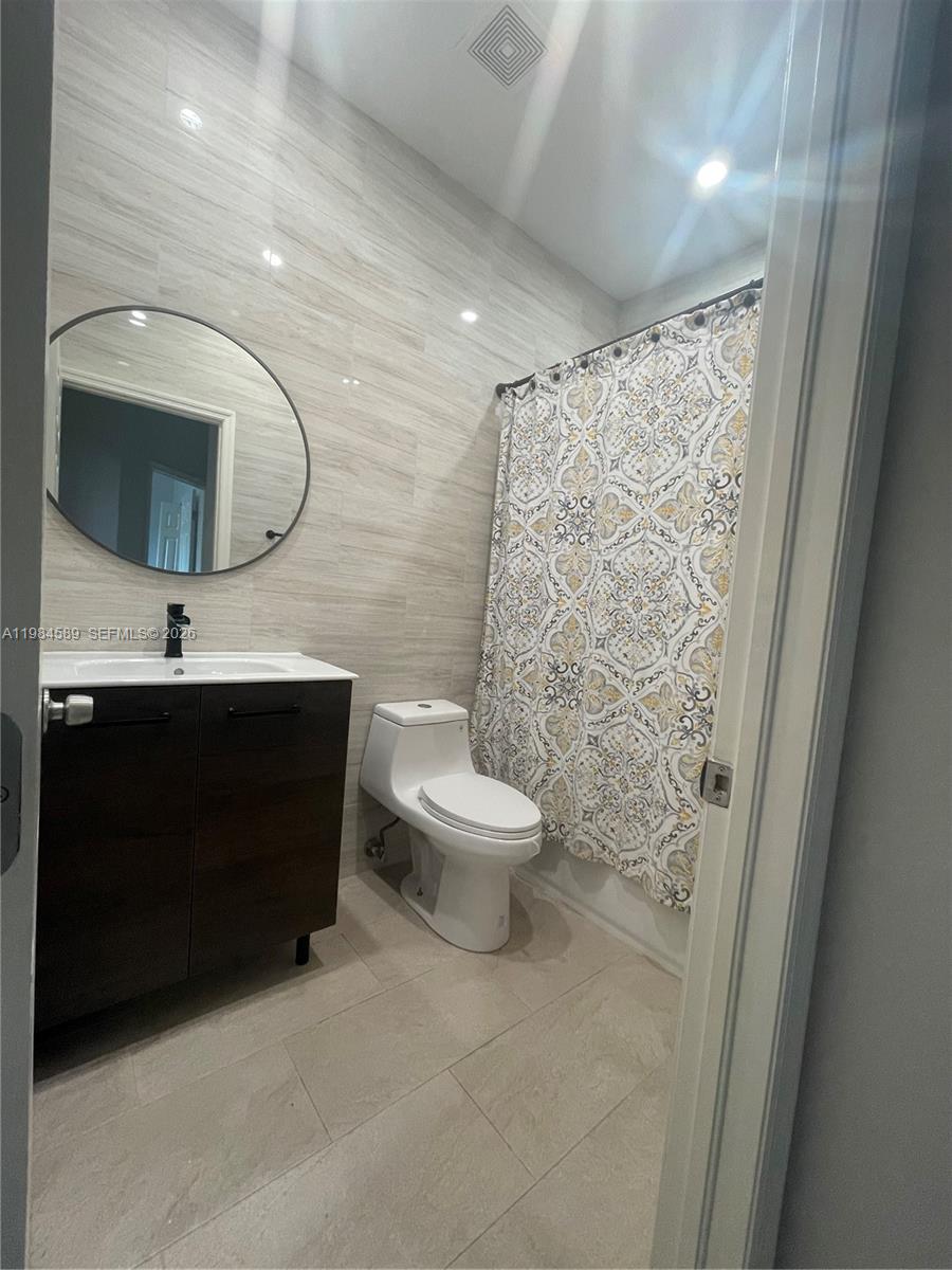 LAKES BY THE BAY GEE - Residential