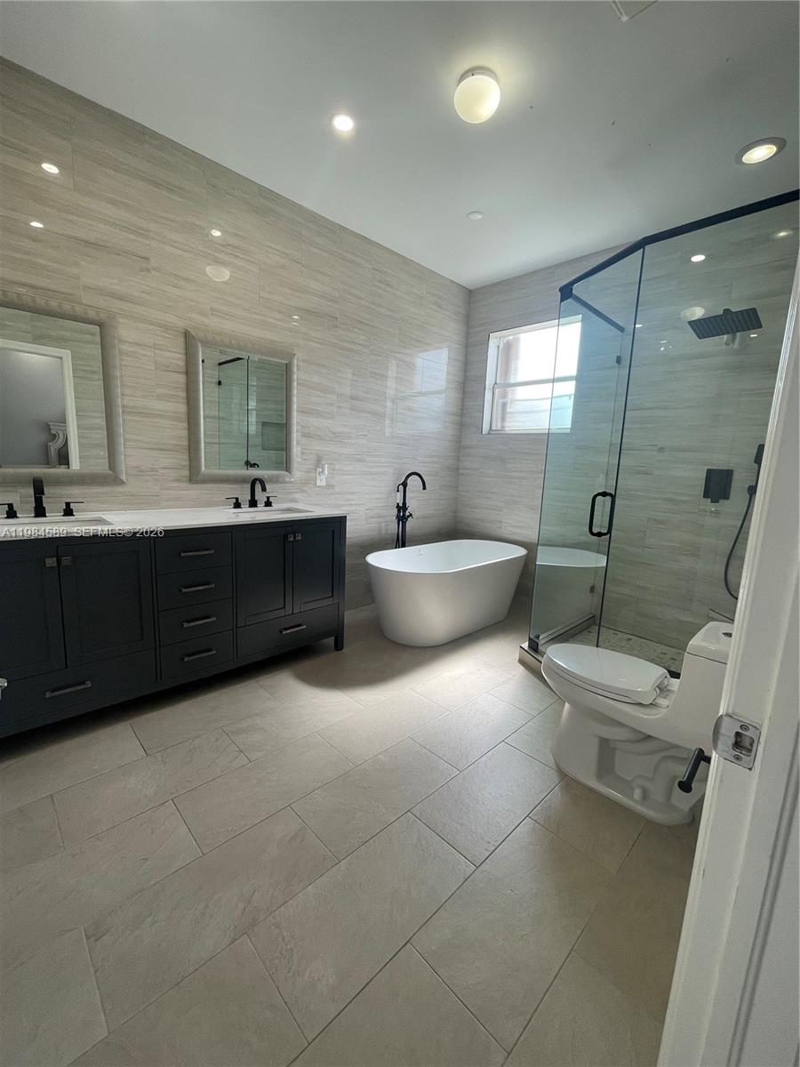 LAKES BY THE BAY GEE - Residential