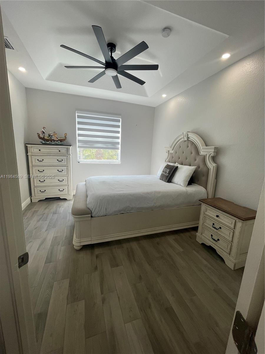 LAKES BY THE BAY GEE - Residential