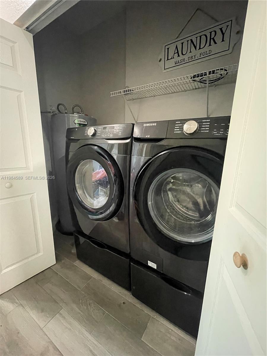 LAKES BY THE BAY GEE - Residential