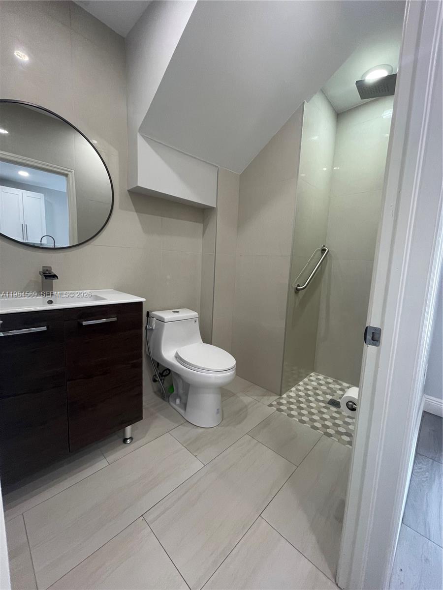 LAKES BY THE BAY GEE - Residential