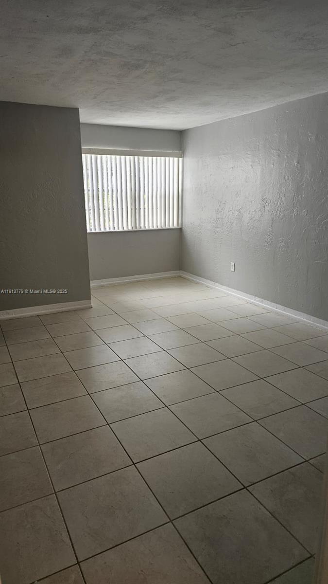 DADELAND GROVE CONDO - Residential Lease
