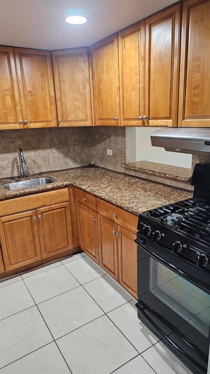 DADELAND GROVE CONDO - Residential Lease