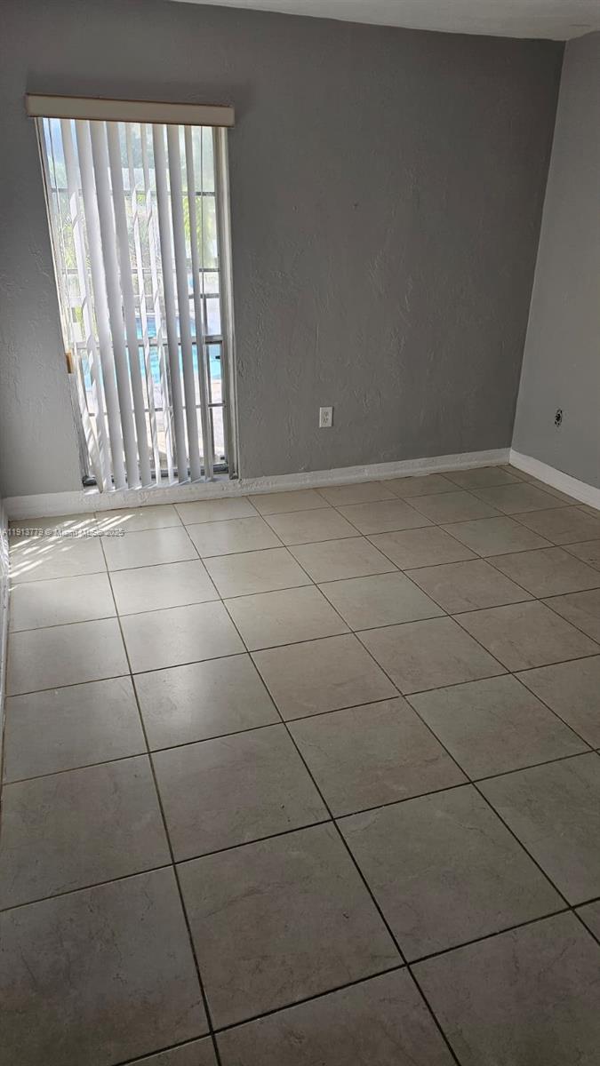 DADELAND GROVE CONDO - Residential Lease