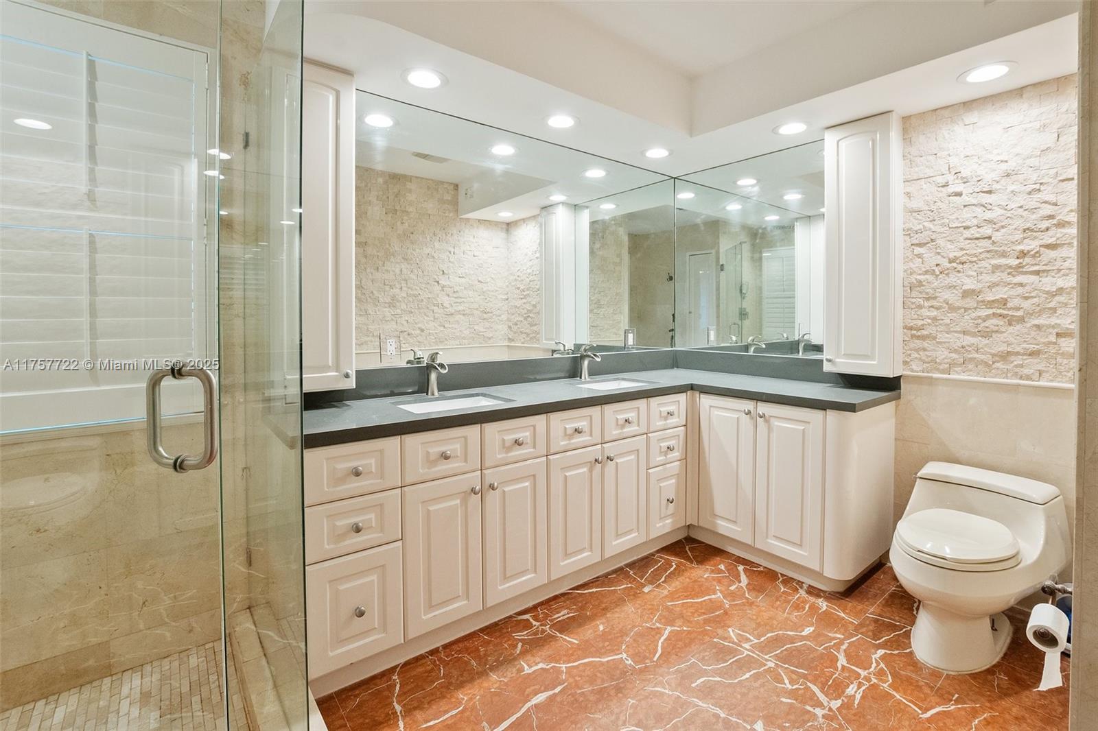 CORAL SHORES - Residential