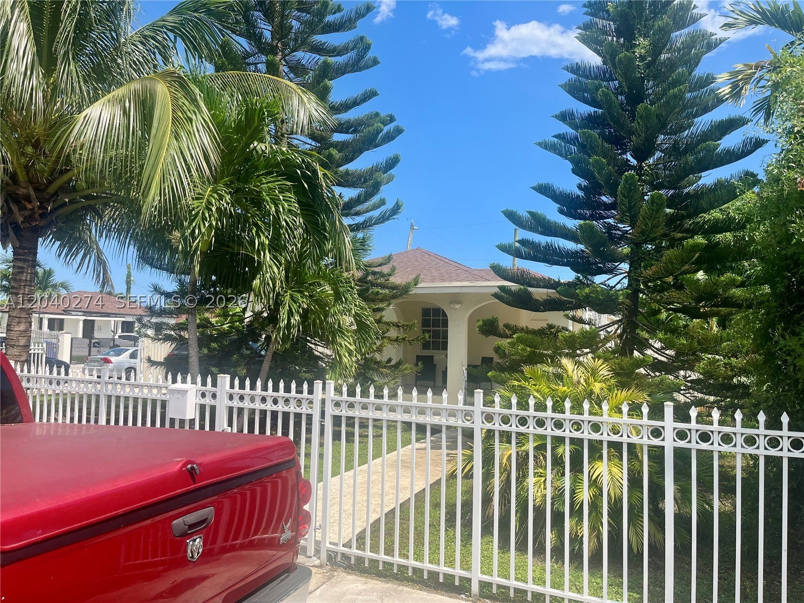 521 NW 32nd Pl, Miami FL 33125