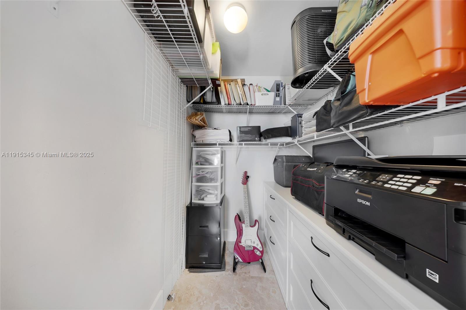 THE OAKS I CONDO - Residential